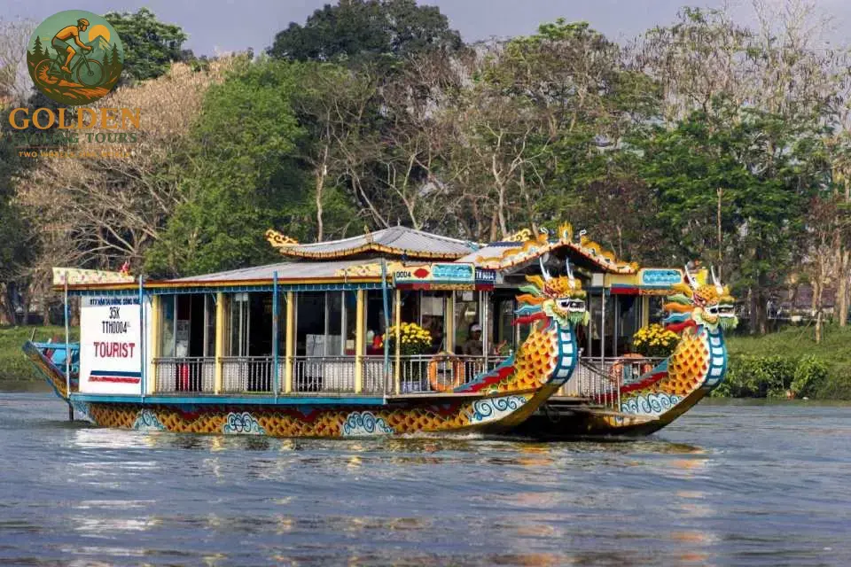 Hue Bike Tour to Thuy Bieu Village: Eco Biking & Cooking Tour
